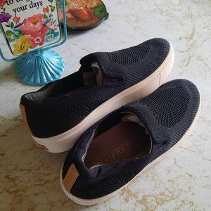 Dr. Scholl's No Chill Knit Slip-On Sneakers - Black,  Size 7